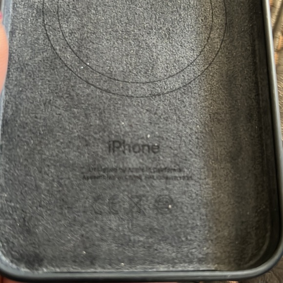 Apple brand MAGSAFE silicone case for iPhone 13 Pro - Picture 4 of 7